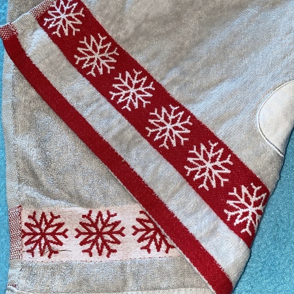 Snowman and snowflakes Christmas embroidered hand fingertip towel - Picture 5 of 9